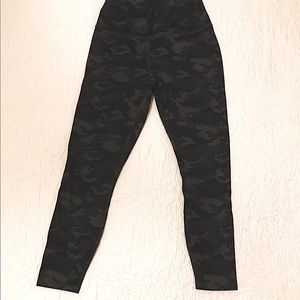 Fabletics High-Waisted Printed Powerhold 7/8